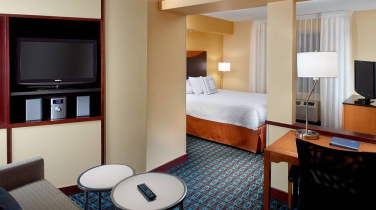 Fairfield Inn & Suites Clarksville Suite
