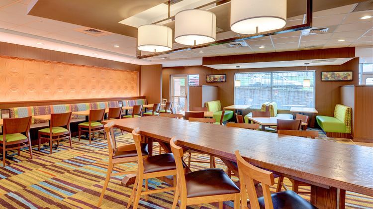 Fairfield Inn/Suites MetroCenter Restaurant
