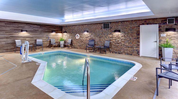 Fairfield Inn/Suites MetroCenter Pool