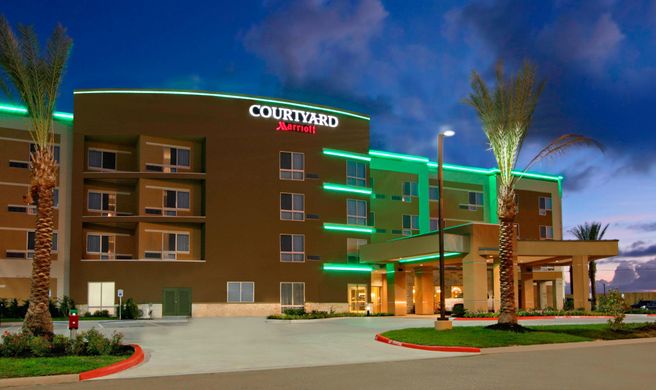 Courtyard by Marriott Victoria Exterior