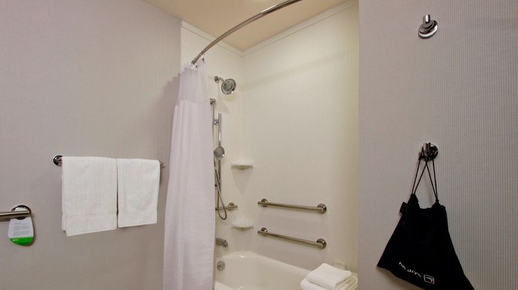 Courtyard by Marriott Victoria Room
