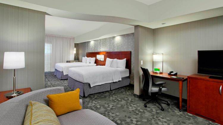 Courtyard by Marriott Victoria Suite