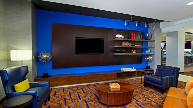 <b>Courtyard by Marriott Victoria Lobby</b>. Images powered by <a href="https://www.leonardoworldwide.com/" title="Leonardo Worldwide" target="_blank">Leonardo</a>.