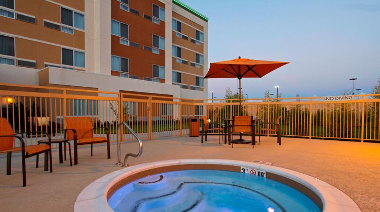 Courtyard by Marriott Victoria Pool