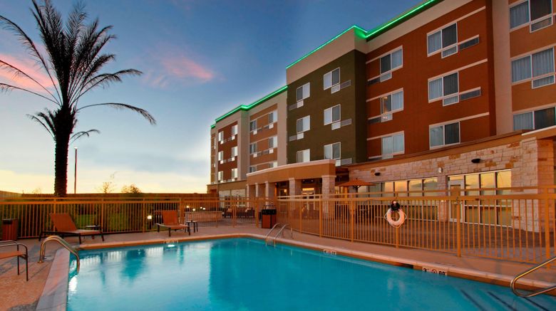 <b>Courtyard by Marriott Victoria Pool</b>. Images powered by <a href="https://www.leonardoworldwide.com/" title="Leonardo Worldwide" target="_blank">Leonardo</a>.