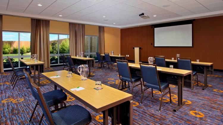 Courtyard by Marriott Victoria Meeting