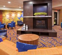 Courtyard Louisville Northeast Lobby