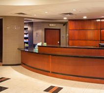 Courtyard Louisville Northeast Lobby
