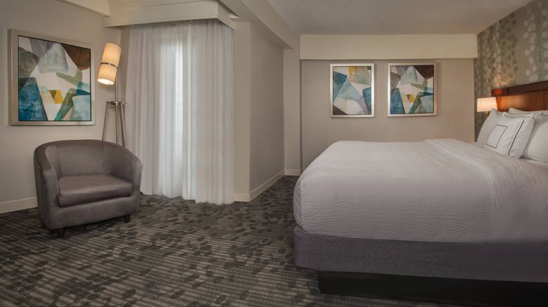 <b>Courtyard Gaithersburg Washingtonian Cen Room</b>. Images powered by <a href="https://www.leonardoworldwide.com/" title="Leonardo Worldwide" target="_blank">Leonardo</a>.