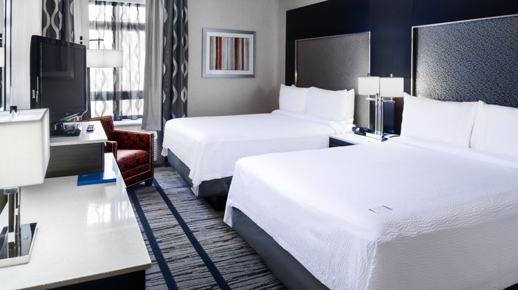 Fairfield Inn & Suites Boston Cambridge Room