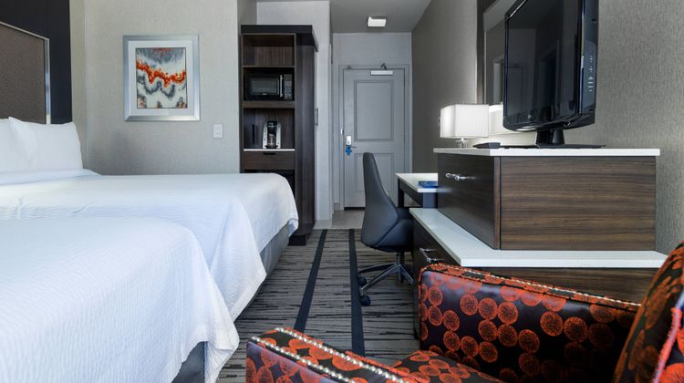 Fairfield Inn & Suites Boston Cambridge Room