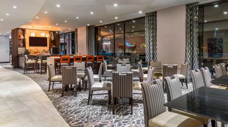 Fairfield Inn & Suites Boston Cambridge Restaurant
