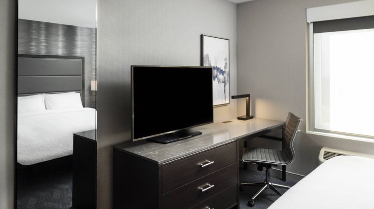Fairfield Inn & Stes Marriott Logan Arpt Suite