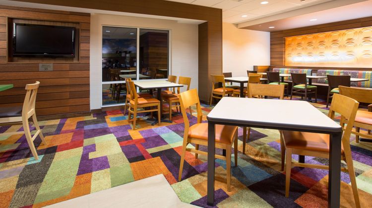 Fairfield Inn & Suites Boston Milford Restaurant