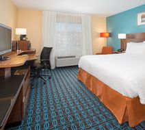 Fairfield Inn & Suites Boston Milford Room