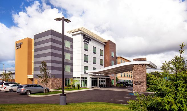 Fairfield Inn & Suites Boston Walpole Exterior