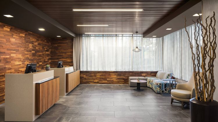 Courtyard by Marriott Seattle Northgate Lobby