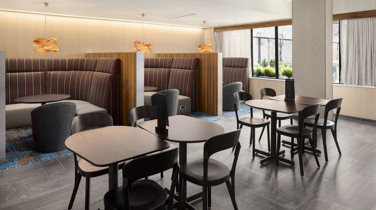 Courtyard by Marriott Seattle Northgate Lobby