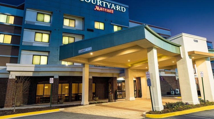 Courtyard Largo Capital Beltway Exterior