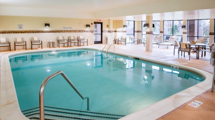 Courtyard Largo Capital Beltway Pool