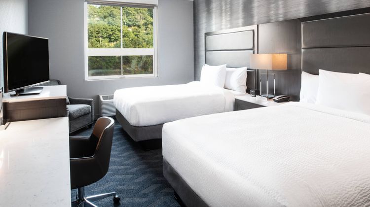 Fairfield Inn & Suites by Marriott Room
