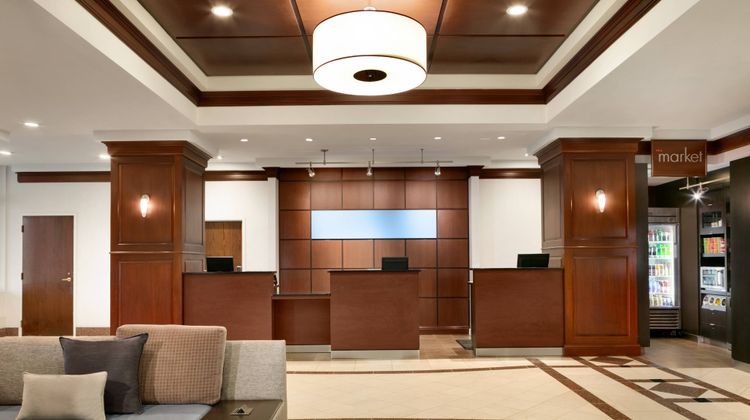 Courtyard by Marriott Tysons Corner Lobby