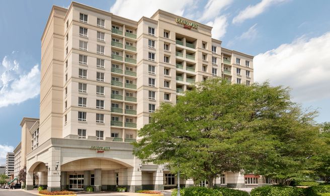 Courtyard by Marriott Tysons Corner Exterior