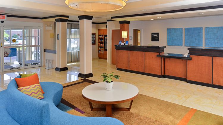 Fairfield Inn & Suites Lobby