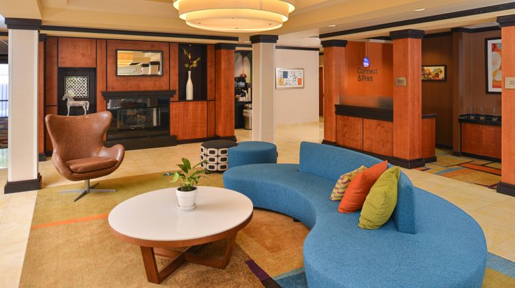 Fairfield Inn & Suites Lobby