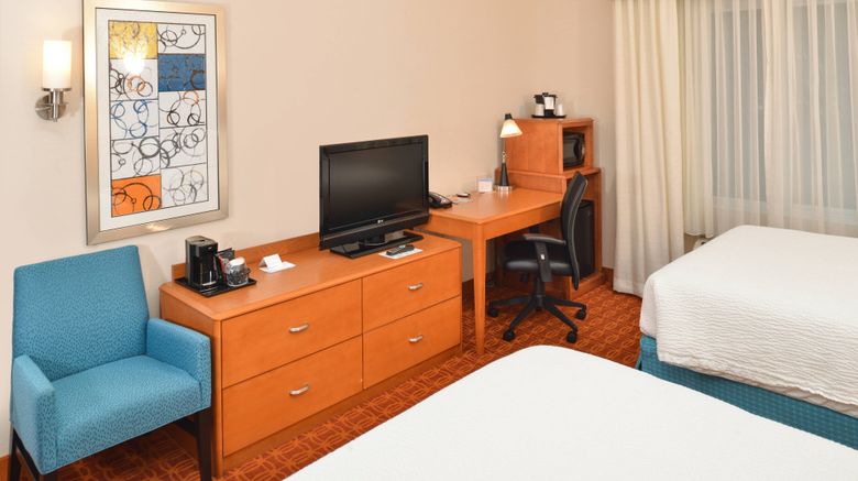 <b>Fairfield Inn & Suites Room</b>. Images powered by <a href="https://www.leonardoworldwide.com/" title="Leonardo Worldwide" target="_blank">Leonardo</a>.