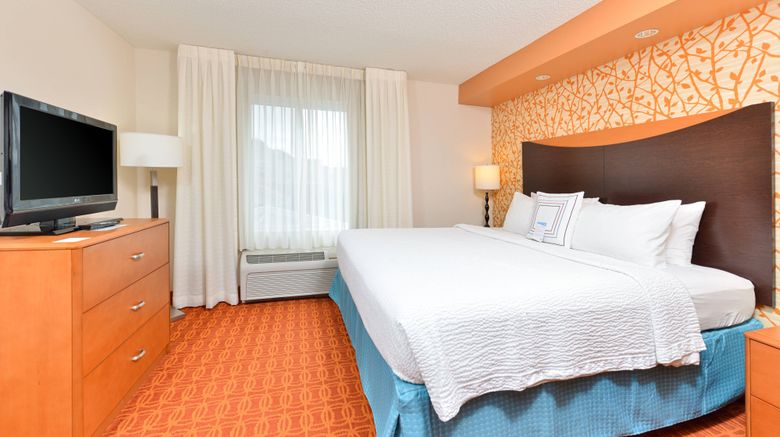 <b>Fairfield Inn & Suites Suite</b>. Images powered by <a href="https://www.leonardoworldwide.com/" title="Leonardo Worldwide" target="_blank">Leonardo</a>.