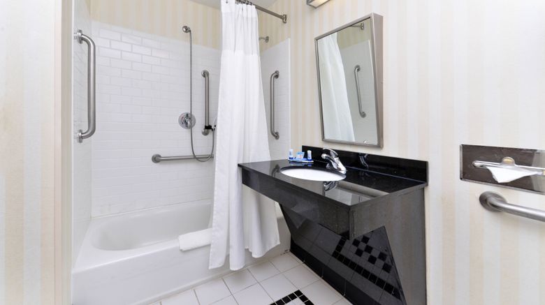 <b>Fairfield Inn & Suites Room</b>. Images powered by <a href="https://www.leonardoworldwide.com/" title="Leonardo Worldwide" target="_blank">Leonardo</a>.