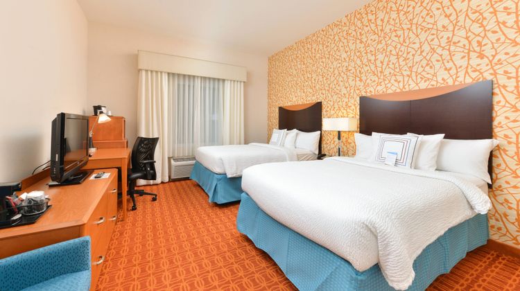 Fairfield Inn & Suites Suite