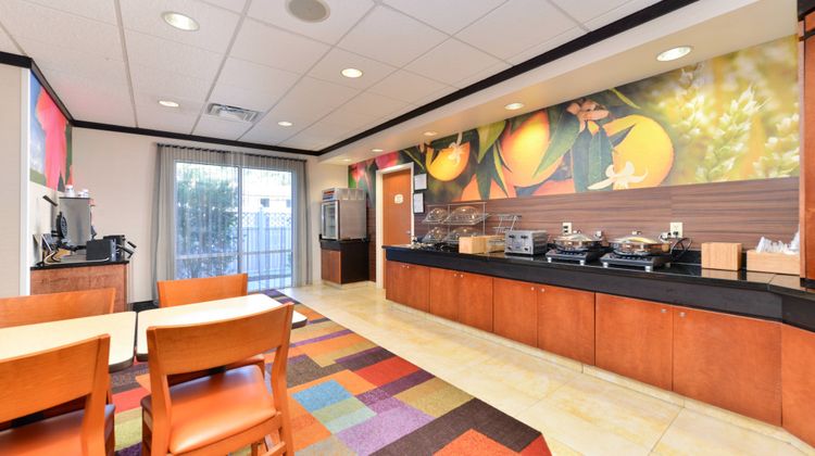 Fairfield Inn & Suites Restaurant
