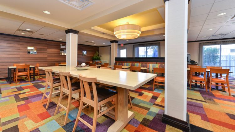 Fairfield Inn & Suites Restaurant