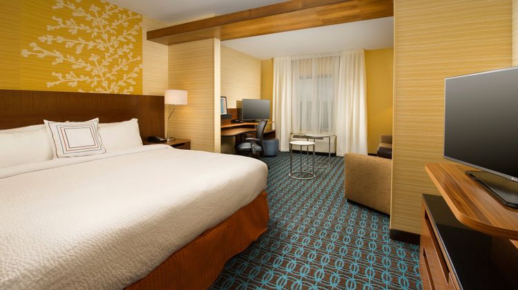 Fairfield Inn & Suites Arundel Mills BWI Suite