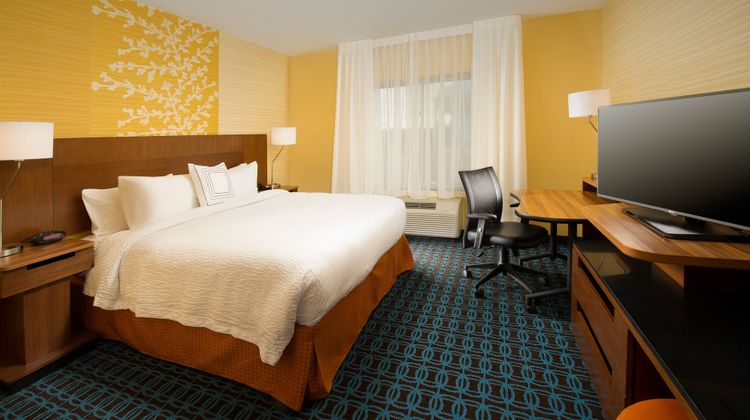 Fairfield Inn & Suites Arundel Mills BWI Room