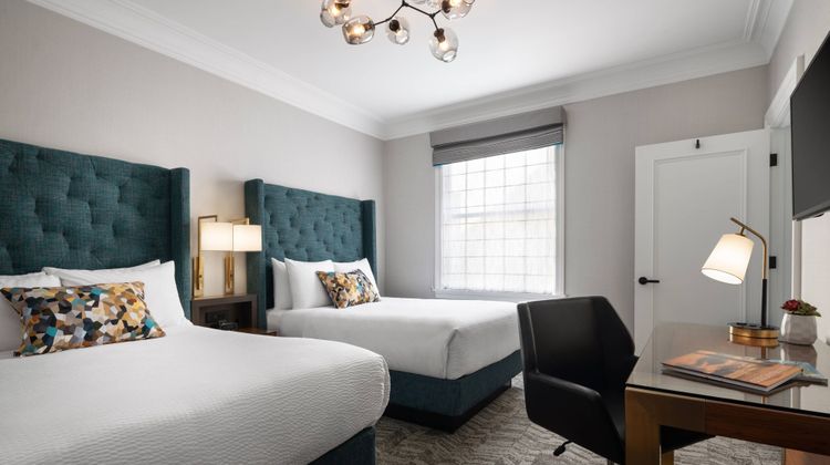 Courtyard Downtown/Van Ness Ave Room