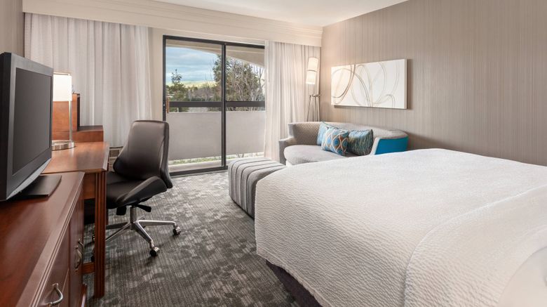 <b>Courtyard San Jose South/Morgan Hill Room</b>. Images powered by <a href="https://www.leonardoworldwide.com/" title="Leonardo Worldwide" target="_blank">Leonardo</a>.