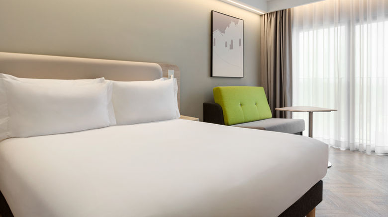 <b>Holiday Inn Express Evora Room</b>. Images powered by <a href="https://www.leonardoworldwide.com/" title="Leonardo Worldwide" target="_blank">Leonardo</a>.