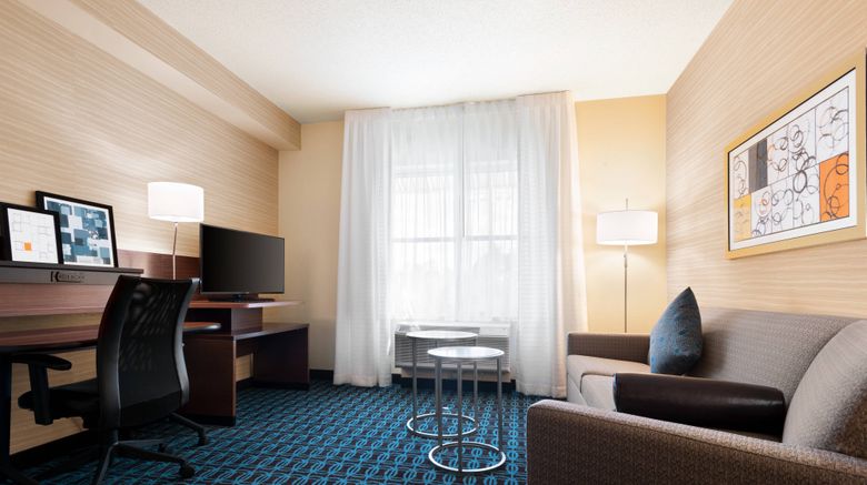 <b>Fairfield Inn & Suites Charlottesville Room</b>. Images powered by <a href="https://www.leonardoworldwide.com/" title="Leonardo Worldwide" target="_blank">Leonardo</a>.