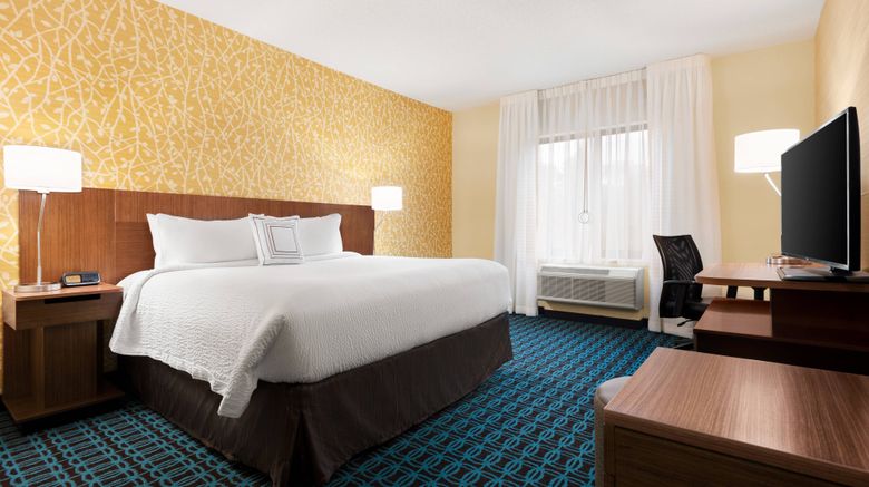 <b>Fairfield Inn & Suites Charlottesville Room</b>. Images powered by <a href="https://www.leonardoworldwide.com/" title="Leonardo Worldwide" target="_blank">Leonardo</a>.