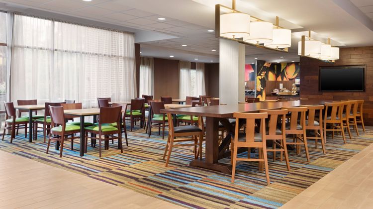 Fairfield Inn & Suites Charlottesville Restaurant