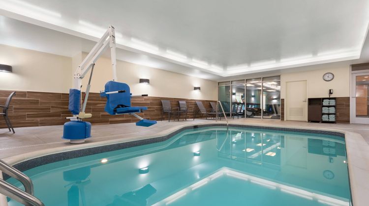 Fairfield Inn & Suites Charlottesville Pool