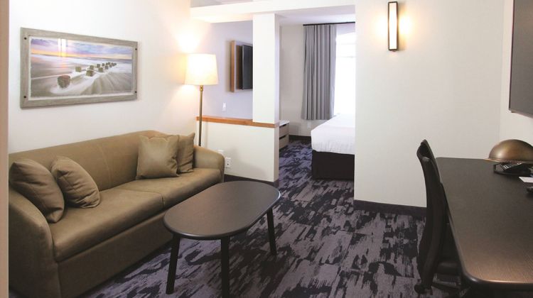 Fairfield Inn & Suites Charleston Arpt Suite