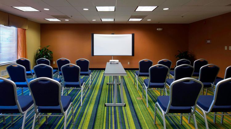 Fairfield Inn & Suites Charleston Arpt Meeting