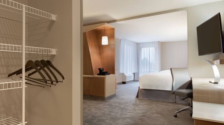 <b>Courtyard Toronto Mississauga/West Suite</b>. Images powered by <a href="https://www.leonardoworldwide.com/" title="Leonardo Worldwide" target="_blank">Leonardo</a>.