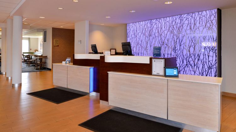 Fairfield Inn & Suites Cedar Rapids Lobby