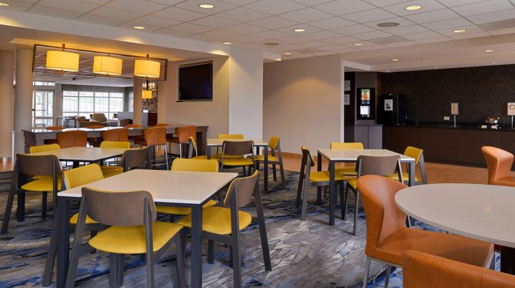 Fairfield Inn & Suites Cedar Rapids Restaurant
