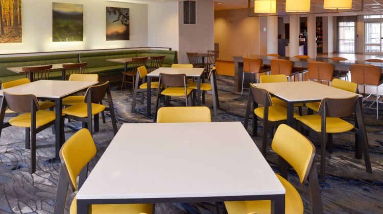 Fairfield Inn & Suites Cedar Rapids Restaurant